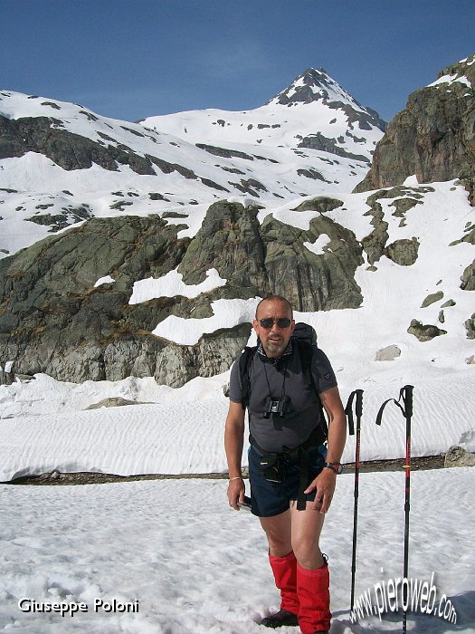 08 Verso il Lago d' Aviasco, sullo sfondo il Pradella .jpg